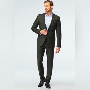 Olive green suit - Indochino - custom made for chest 42” and waist 35” - LUXURY